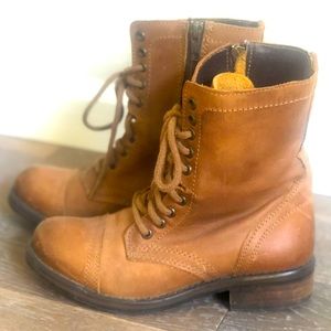 Stunning Steve Madden Leather Boots 7.5 Zip